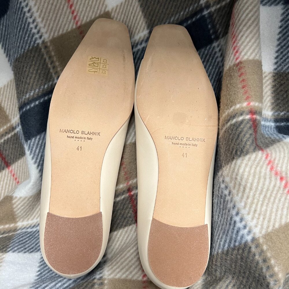 Manolo Blahnik Ballerina Flat with navy toe cap NWOT #Chanel #Fendi #Dior - Picture 2 of 5